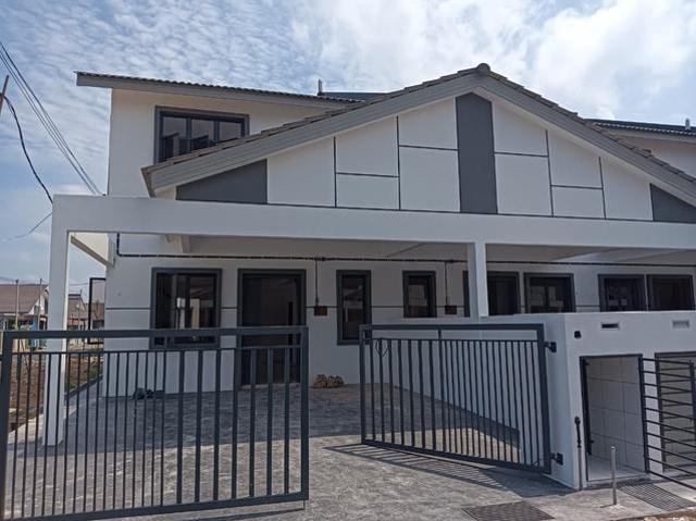 Terraced House for sale in Malaka
