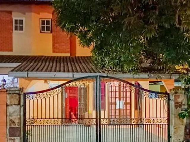 Terraced House for sale in Seri Kembangan, Majlis Bandaraya Subang Jaya