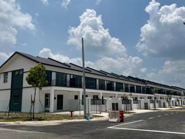 Terraced House for sale in Malaka