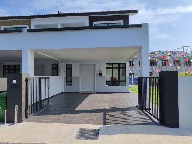 House for sale in Malaka