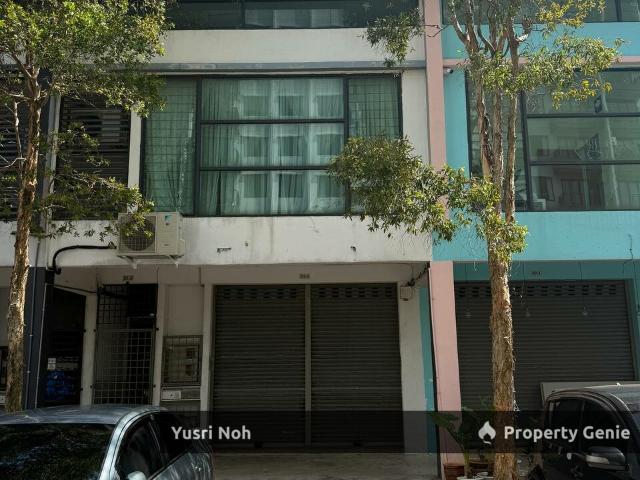 Shop for sale in Petaling, Alam Impian