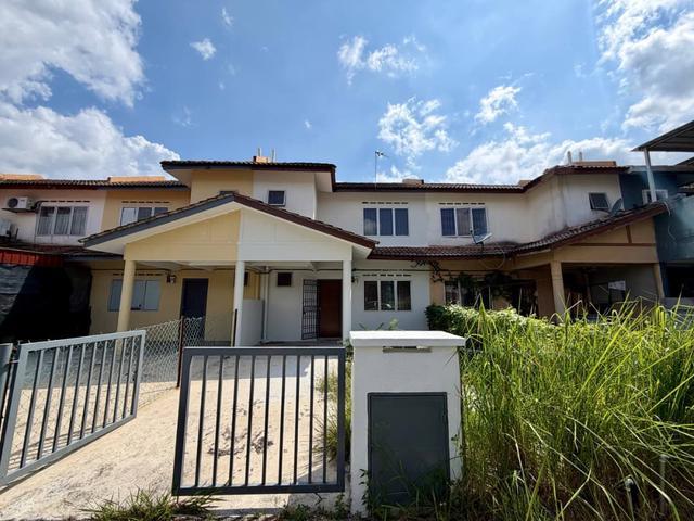 Terraced House for sale in Banting, Selangor