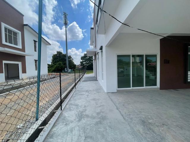 Terraced House for sale in Malaka