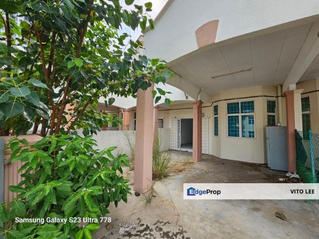 House for sale in Malaka
