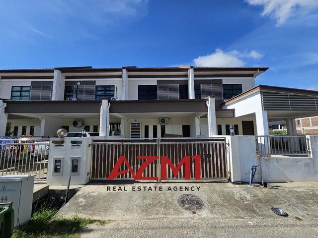 Terraced House for sale in Long Miri