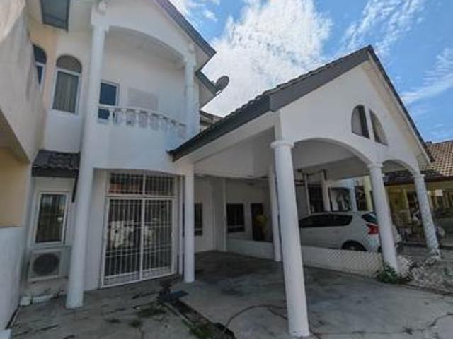 Terraced House for sale in Malaka