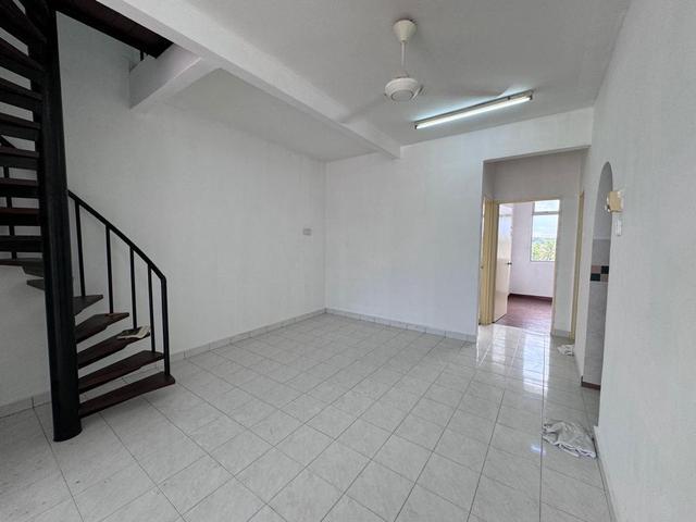 Apartment for sale in Malaka