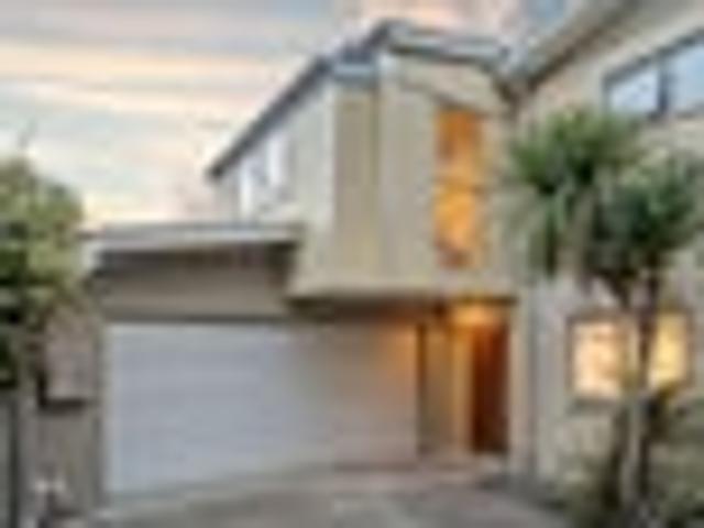 Townhouse for sale in Heathcote, Canterbury