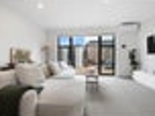 Townhouse for sale in Paremoremo