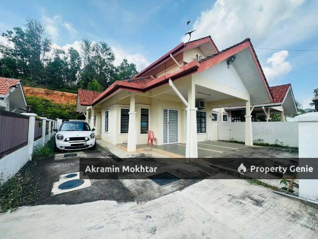 Residential House for sale in Tanjong Sepat, Selangor