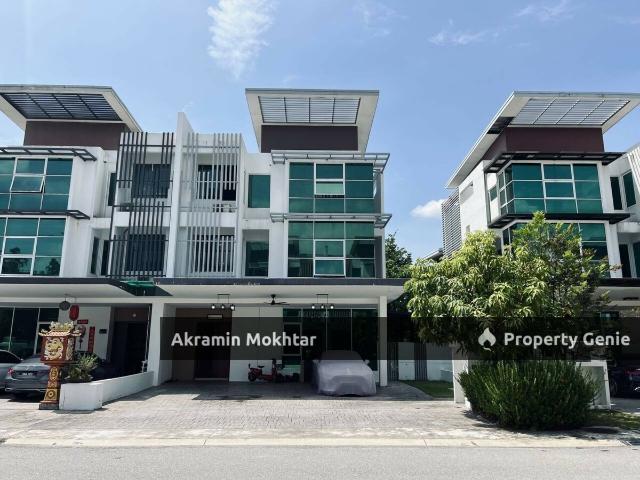 Residential House for sale in Tanjong Sepat, Selangor