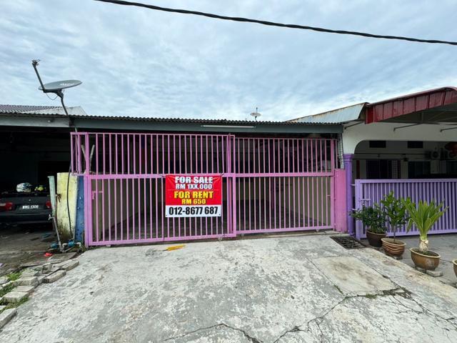 Terraced House for sale in Malaka