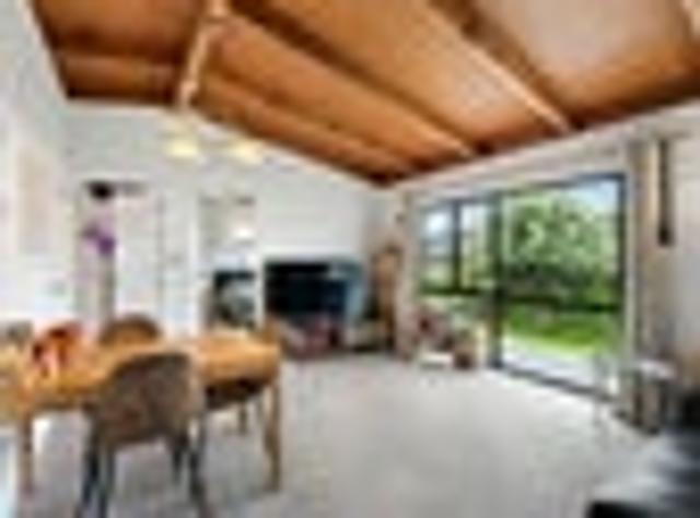 House for sale in Waitākere Ranges, Oratia