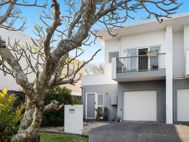 Townhouse for sale in Toombul, Queensland