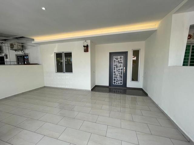Terraced House for sale in Malaka