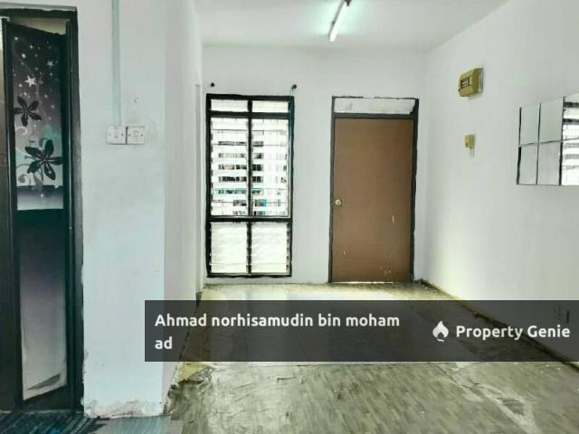 Flat for sale in Petaling, Subang Jaya
