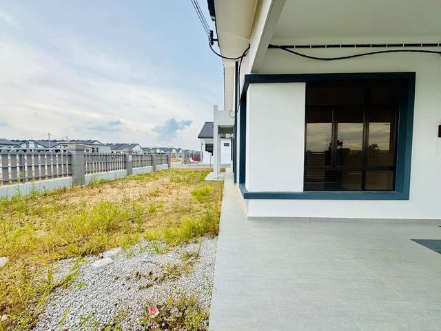 Terraced House for sale in Malaka