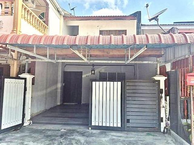Terraced House for sale in Malaka