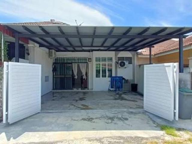 Terraced House for sale in Malaka