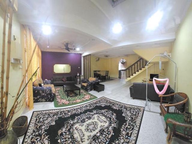 Terraced House for sale in Malaka