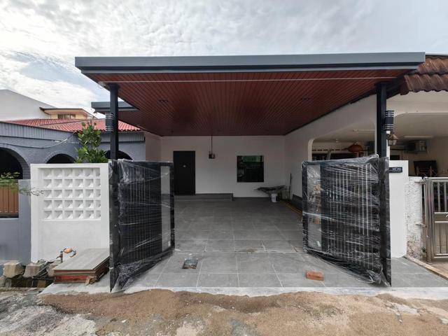 Terraced House for sale in Malaka