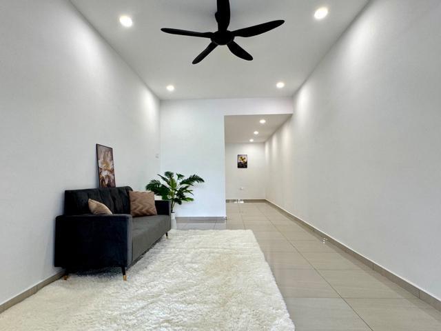 Terraced House for sale in Malaka
