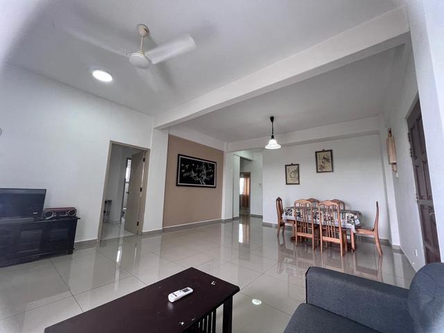 Condominium for sale in Malaka