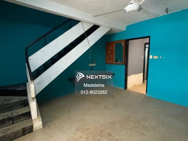 Residential House for sale in Malaka