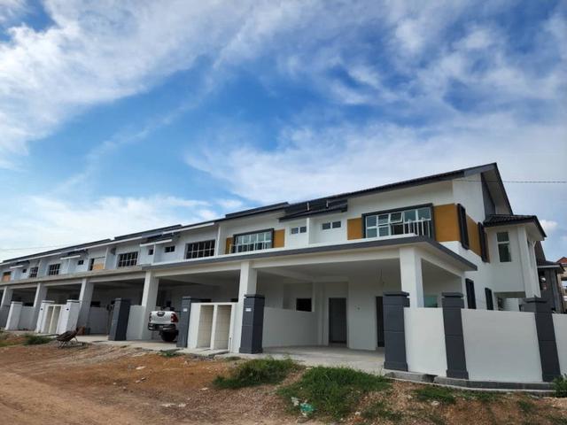 Terraced House for sale in Malaka