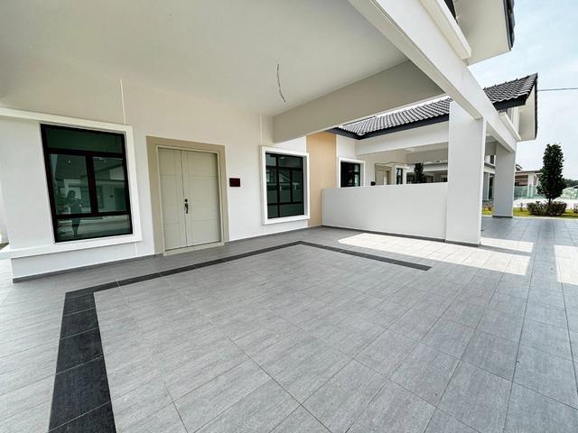 Residential House for sale in Malaka