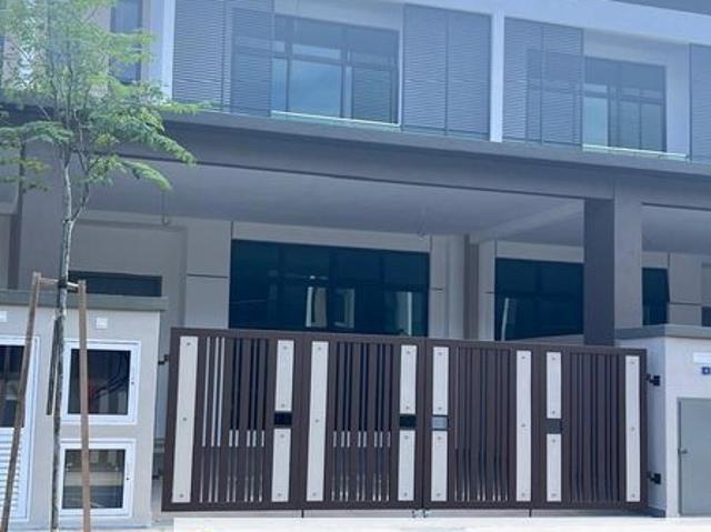 House for sale in Malaka