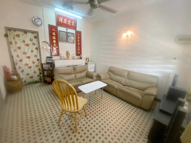 Terraced House for sale in Malaka