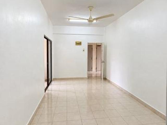 Apartment for sale in Petaling Jaya, Petaling