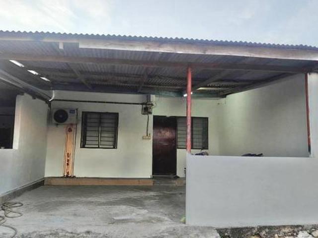 Terraced House for sale in Malaka