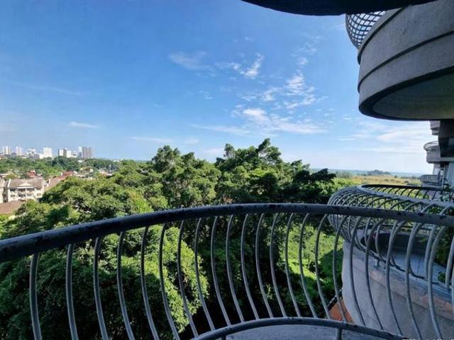 Condominium for sale in Malaka
