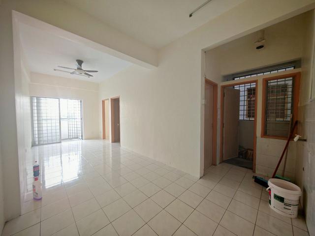 Apartment for sale in Nilai, Negeri Sembilan