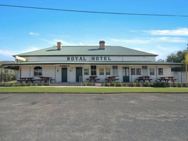 Townhouse for sale in Tambar Springs, New South Wales