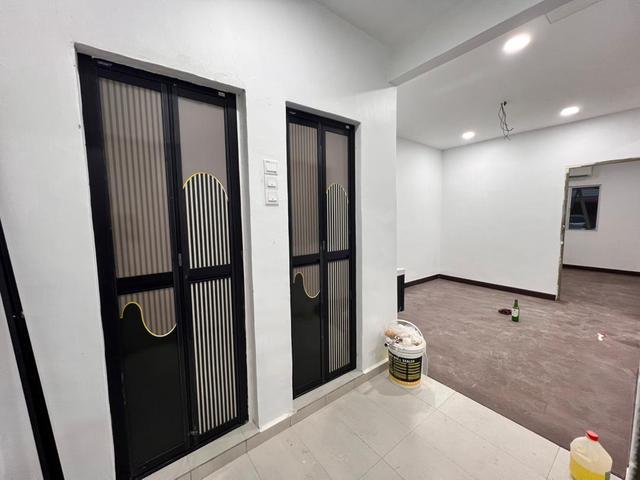 Terraced House for sale in Malaka