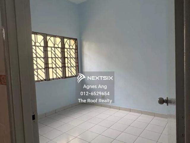 Residential House for sale in Malaka