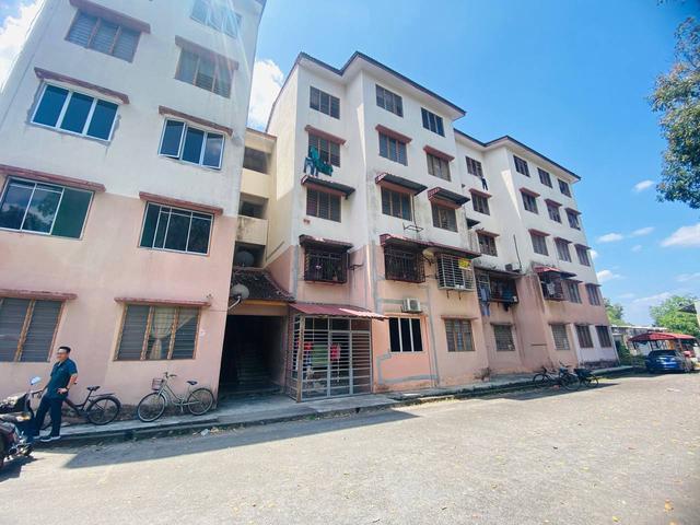 Flat for sale in Kajang, Langat