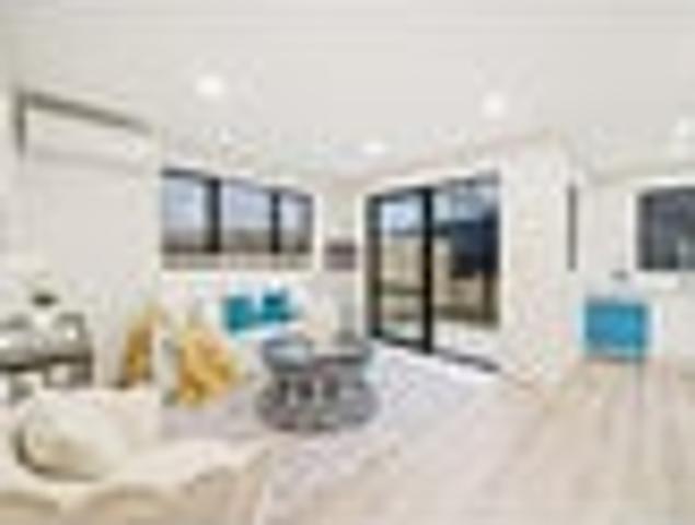 Townhouse for sale in Kelston