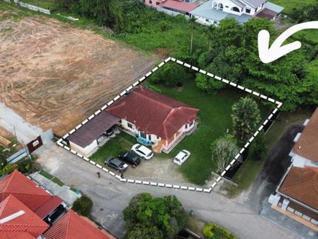 Bungalow for sale in Semabok, Malaka