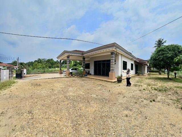 Bungalow for sale in Malaka
