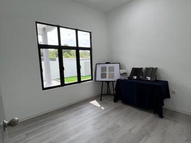 Bungalow for sale in Malaka