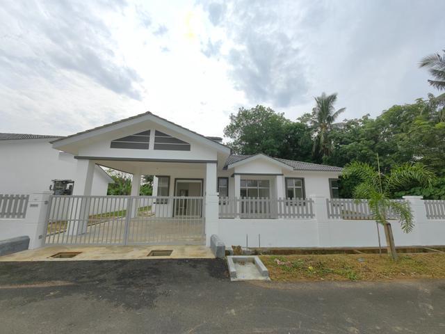 Bungalow for sale in Malaka