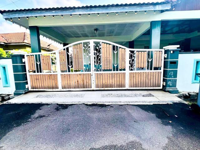 Residential House for sale in Malaka