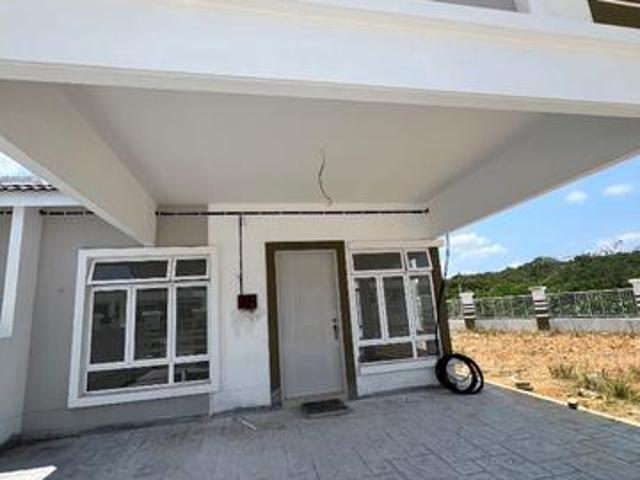 Terraced House for sale in Malaka
