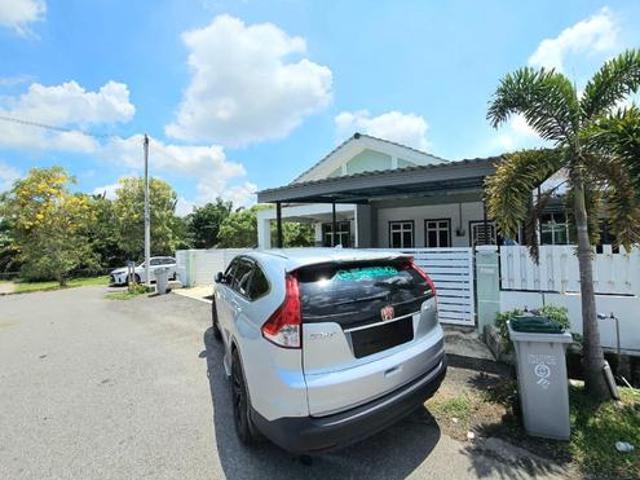 Terraced House for sale in Malaka