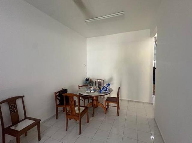 Terraced House for sale in Malaka