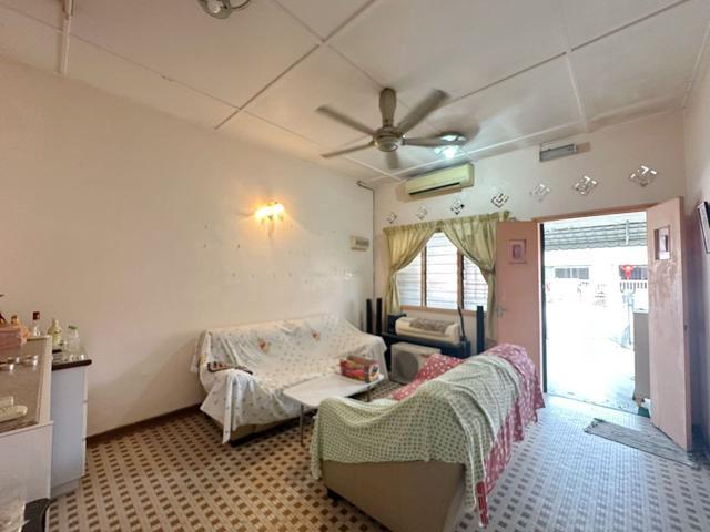 Terraced House for sale in Malaka